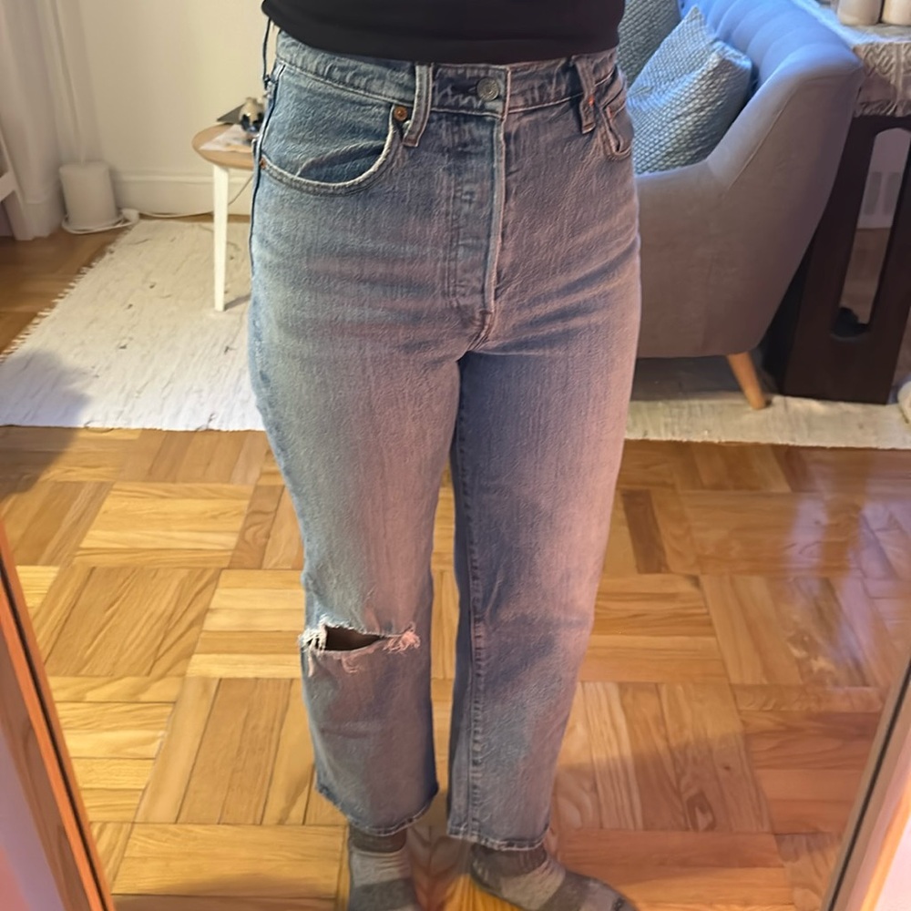 Levi’s ribcage straight size 28